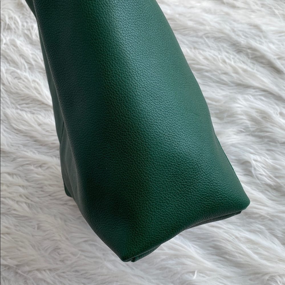 Portland Leather | Naomi Shoulder Bag in Bacalar - Picture 6 of 15